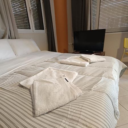 Cozy Apartment In The Center Of Aighion Achaia - Ground Floor - Ισόγειο Στουντιο Aigio Exterior photo