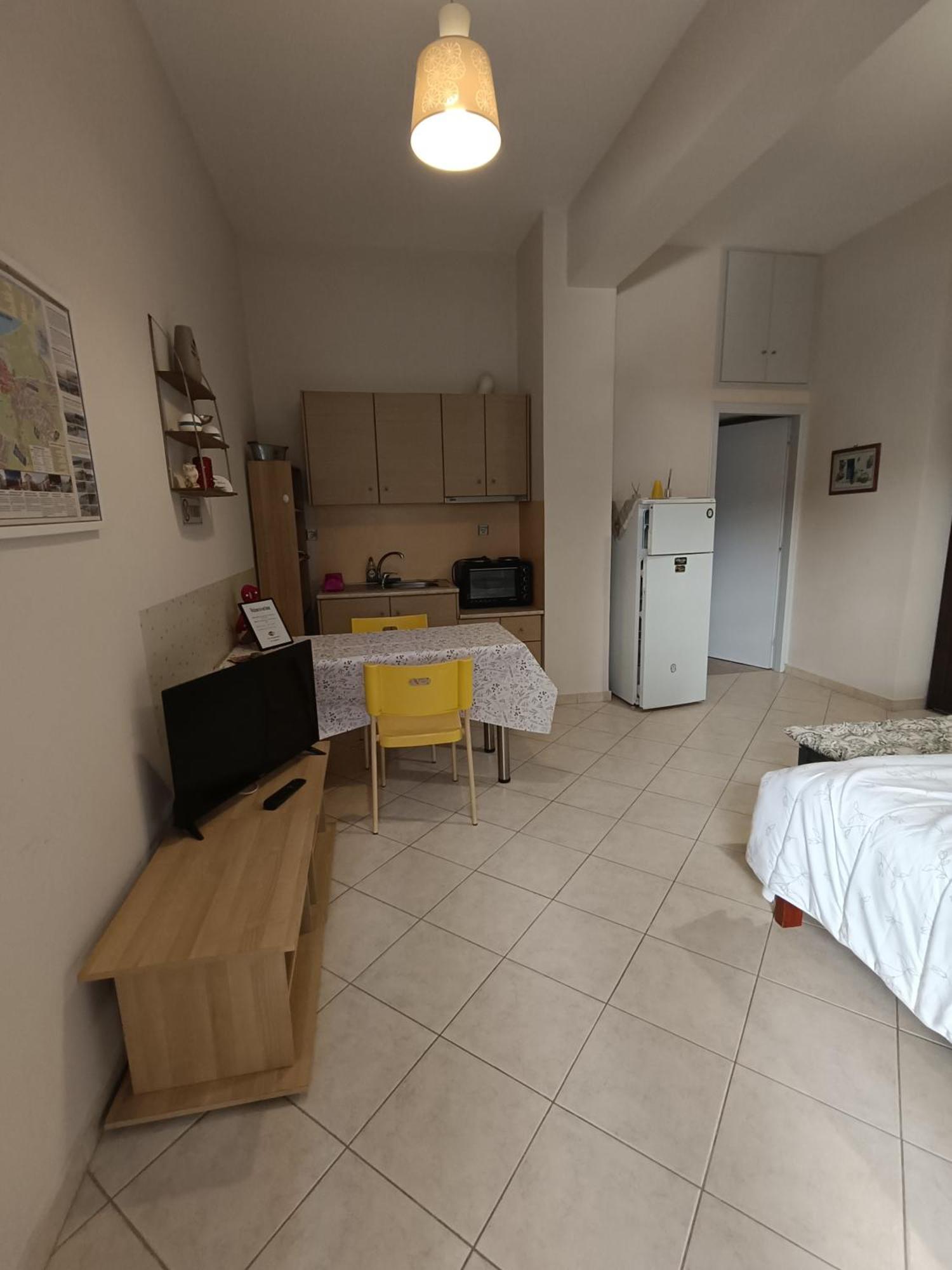 Cozy Apartment In The Center Of Aighion Achaia - Ground Floor - Ισόγειο Στουντιο Aigio Exterior photo