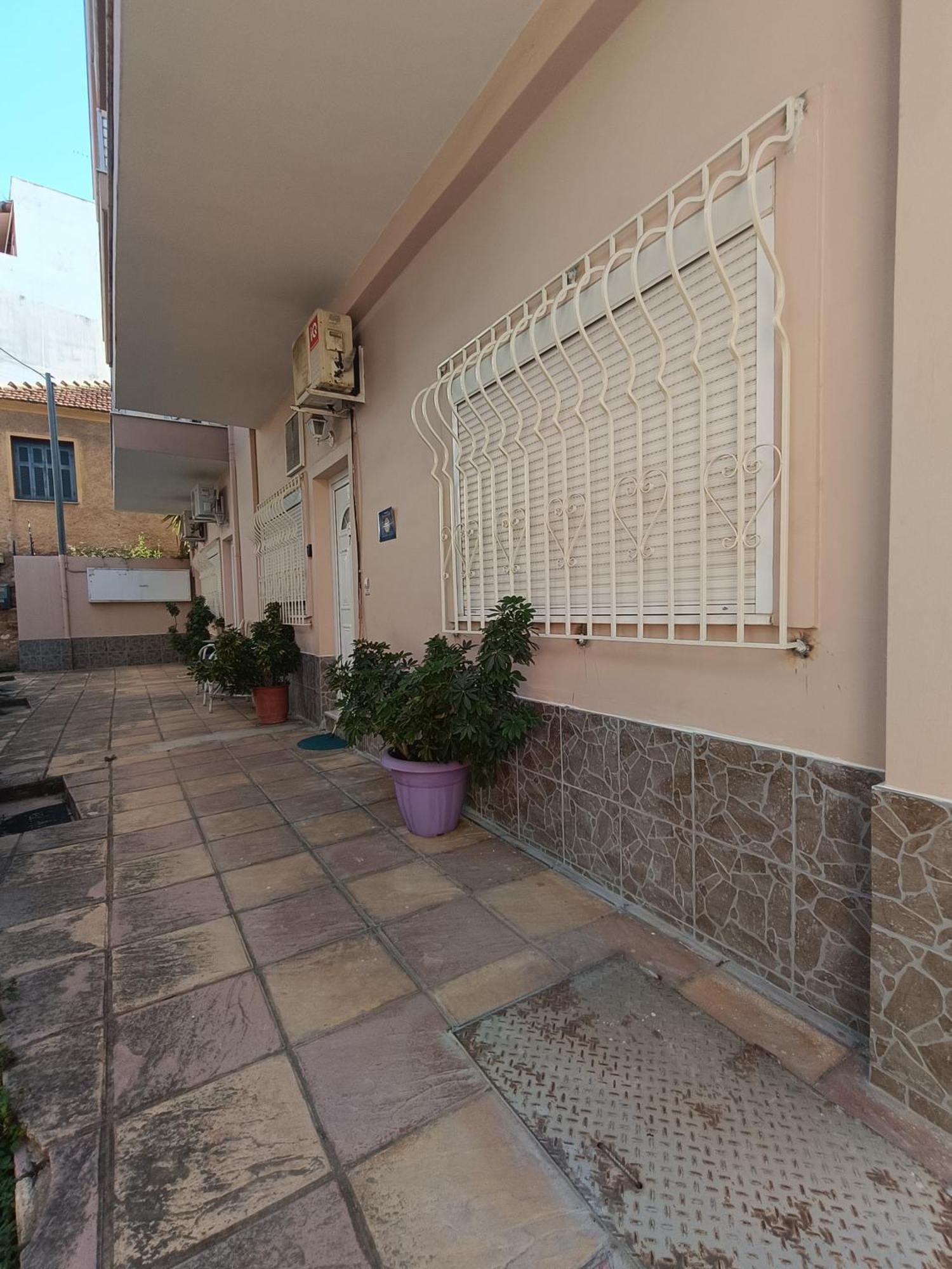 Cozy Apartment In The Center Of Aighion Achaia - Ground Floor - Ισόγειο Στουντιο Aigio Exterior photo