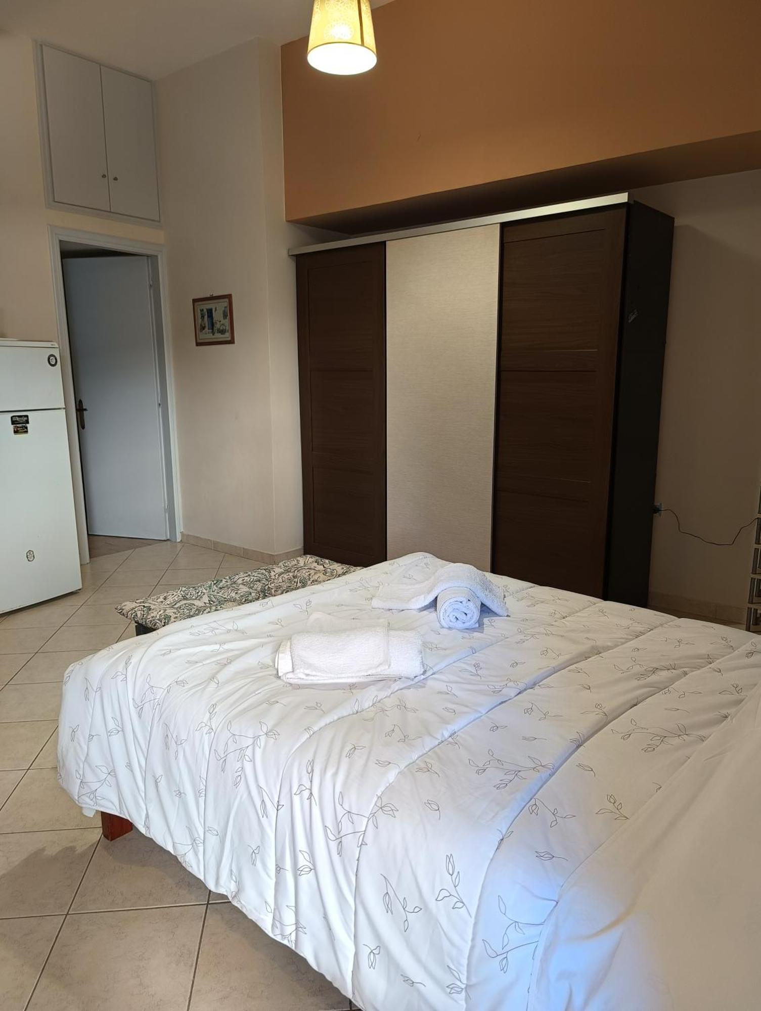 Cozy Apartment In The Center Of Aighion Achaia - Ground Floor - Ισόγειο Στουντιο Aigio Exterior photo